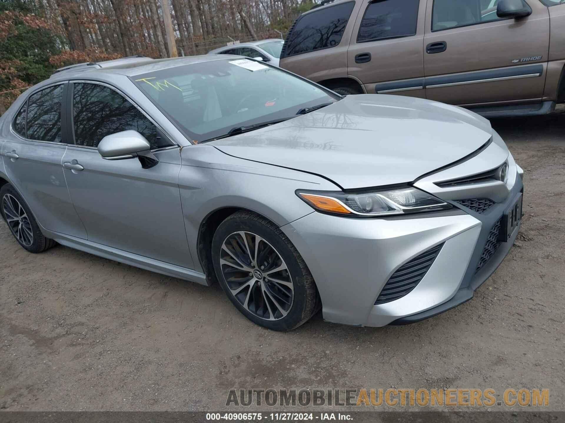 4T1B11HK2JU520594 TOYOTA CAMRY 2018