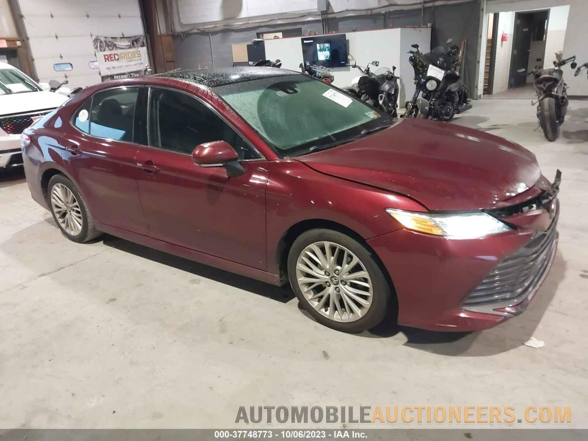 4T1B11HK2JU520627 TOYOTA CAMRY 2018