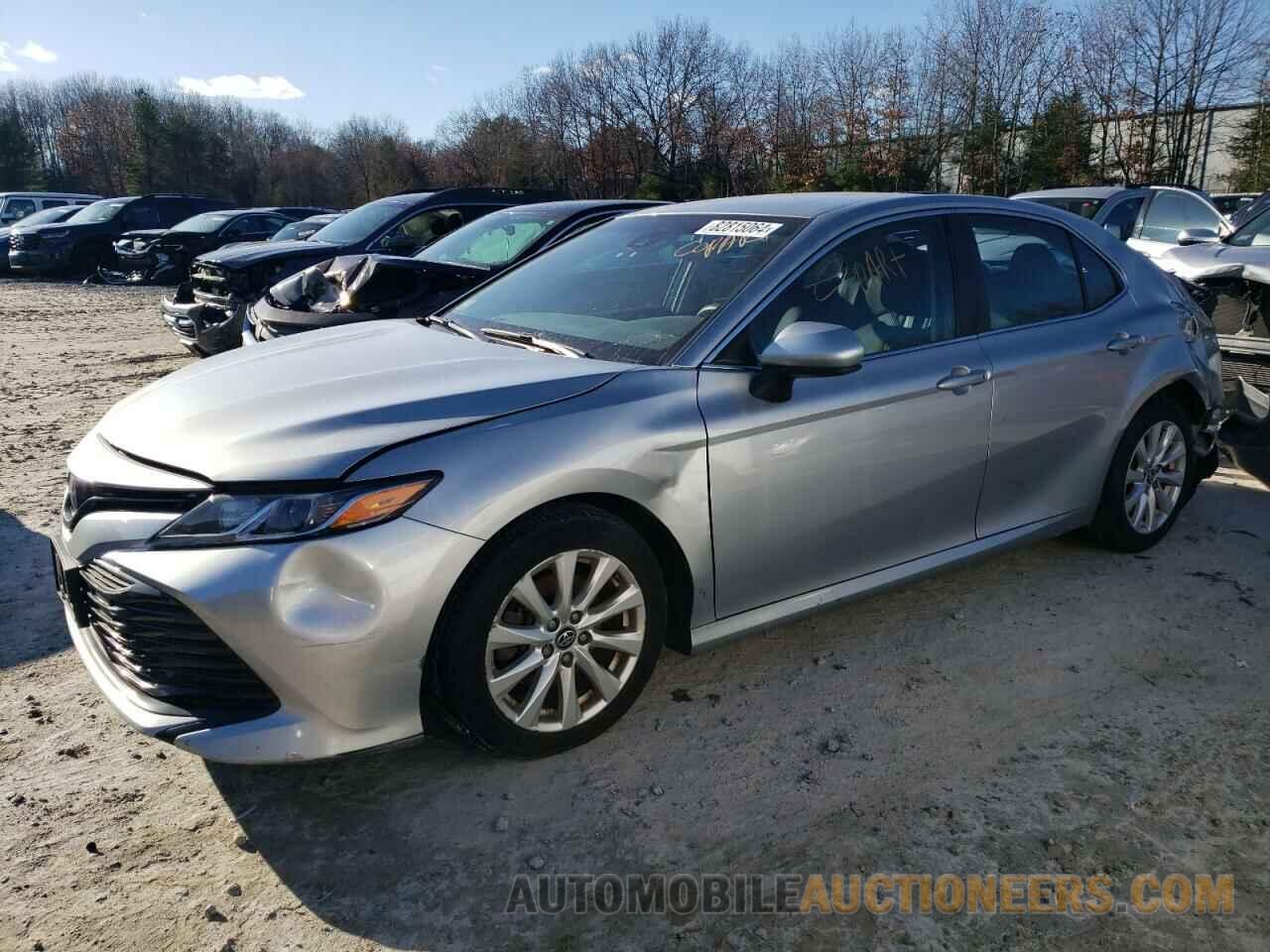 4T1B11HK2JU521213 TOYOTA CAMRY 2018