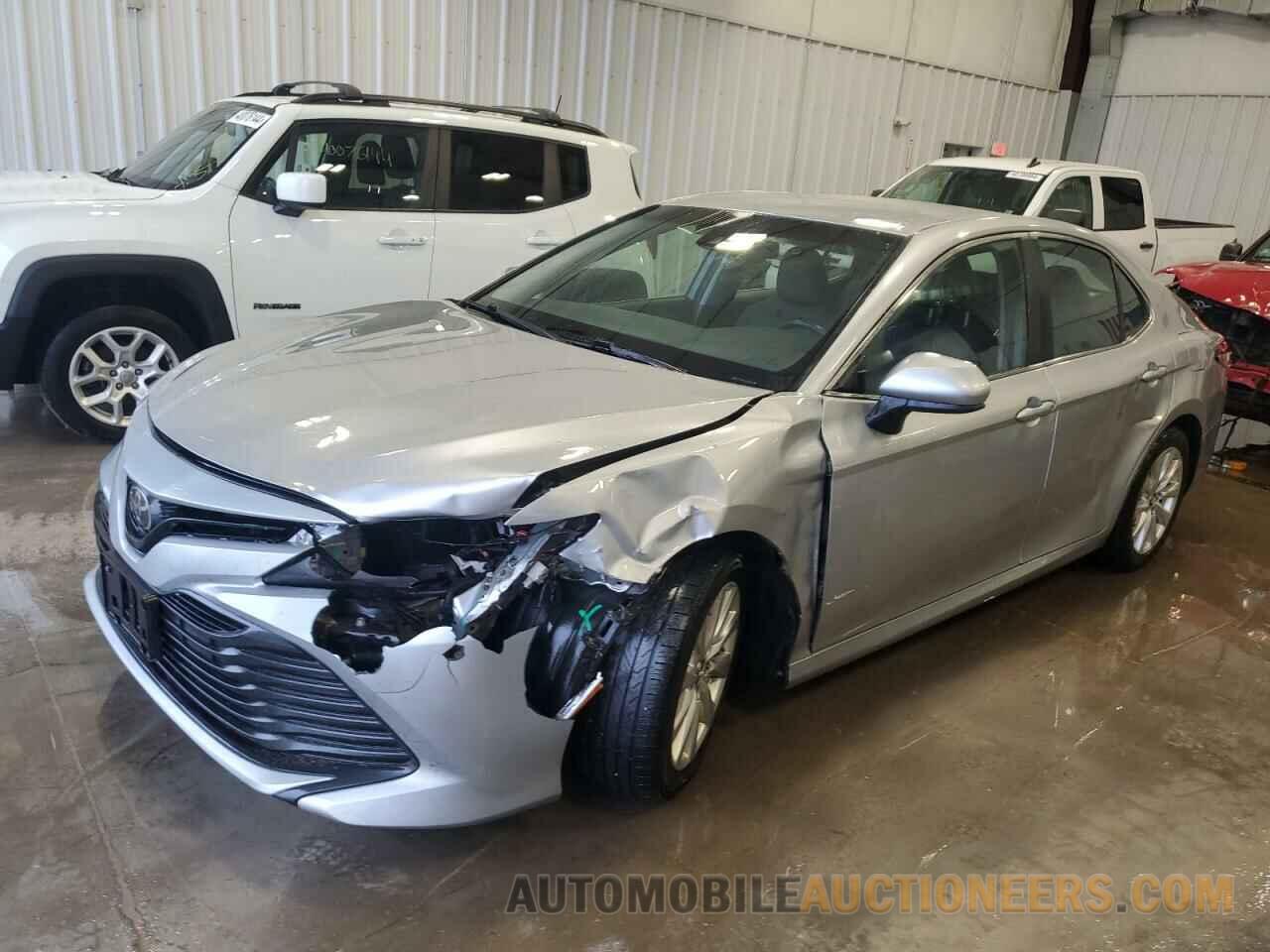 4T1B11HK2JU521437 TOYOTA CAMRY 2018