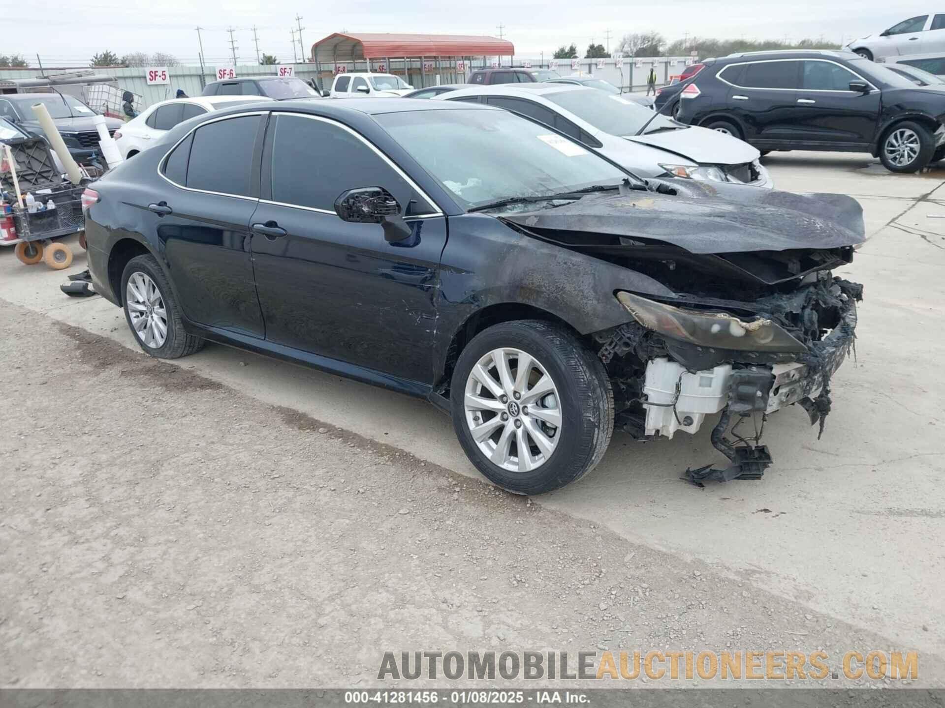 4T1B11HK2JU522734 TOYOTA CAMRY 2018