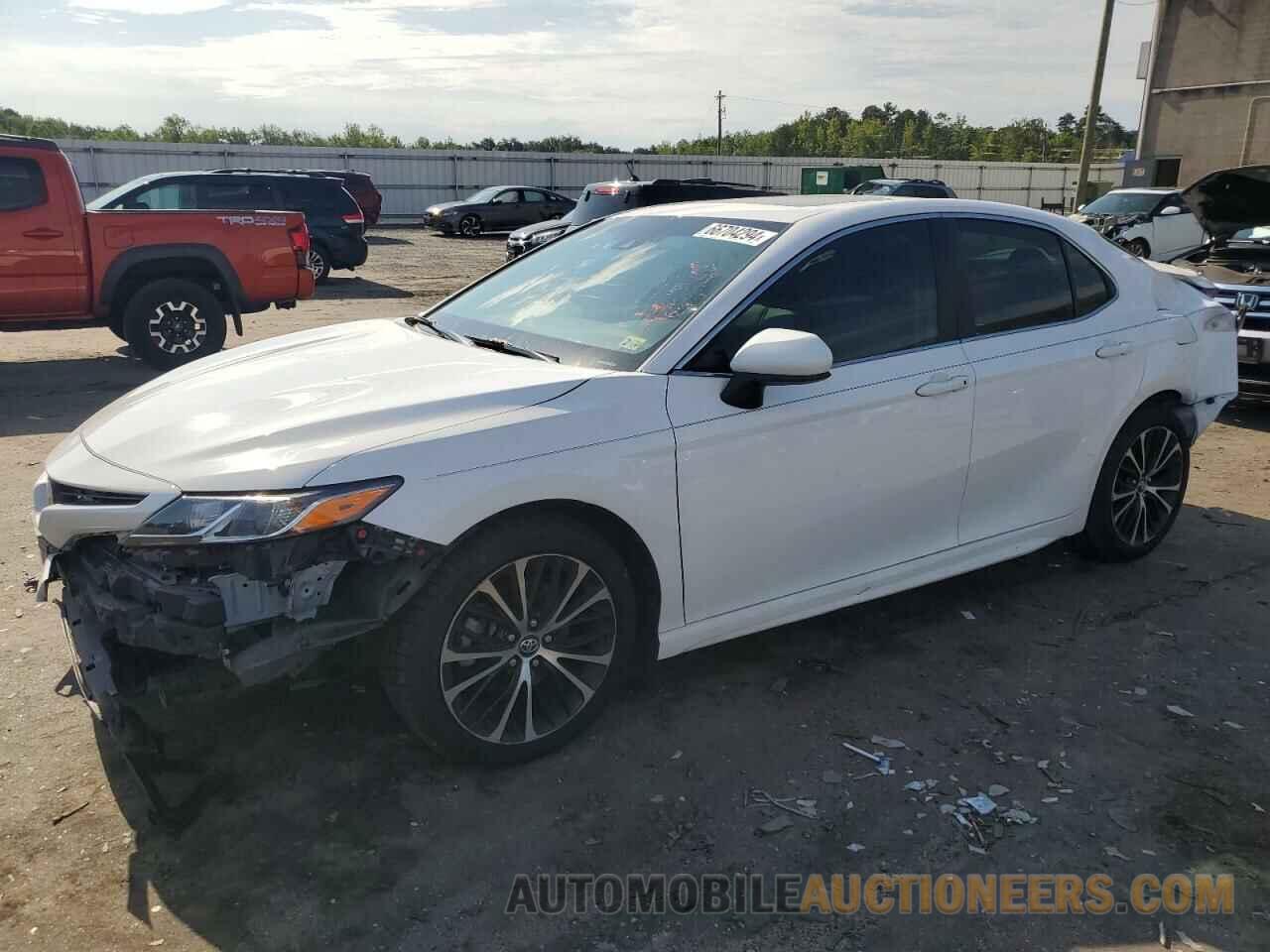 4T1B11HK2JU524080 TOYOTA CAMRY 2018