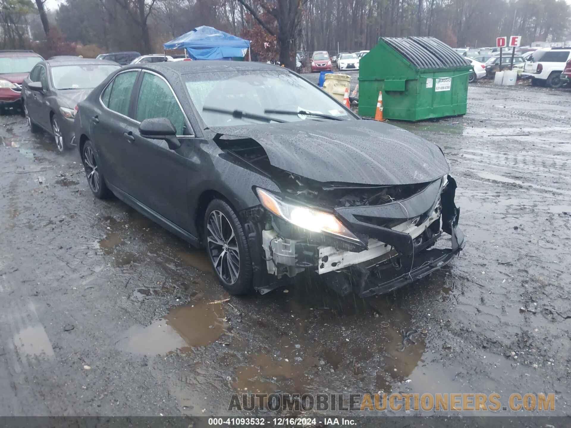 4T1B11HK2JU525813 TOYOTA CAMRY 2018