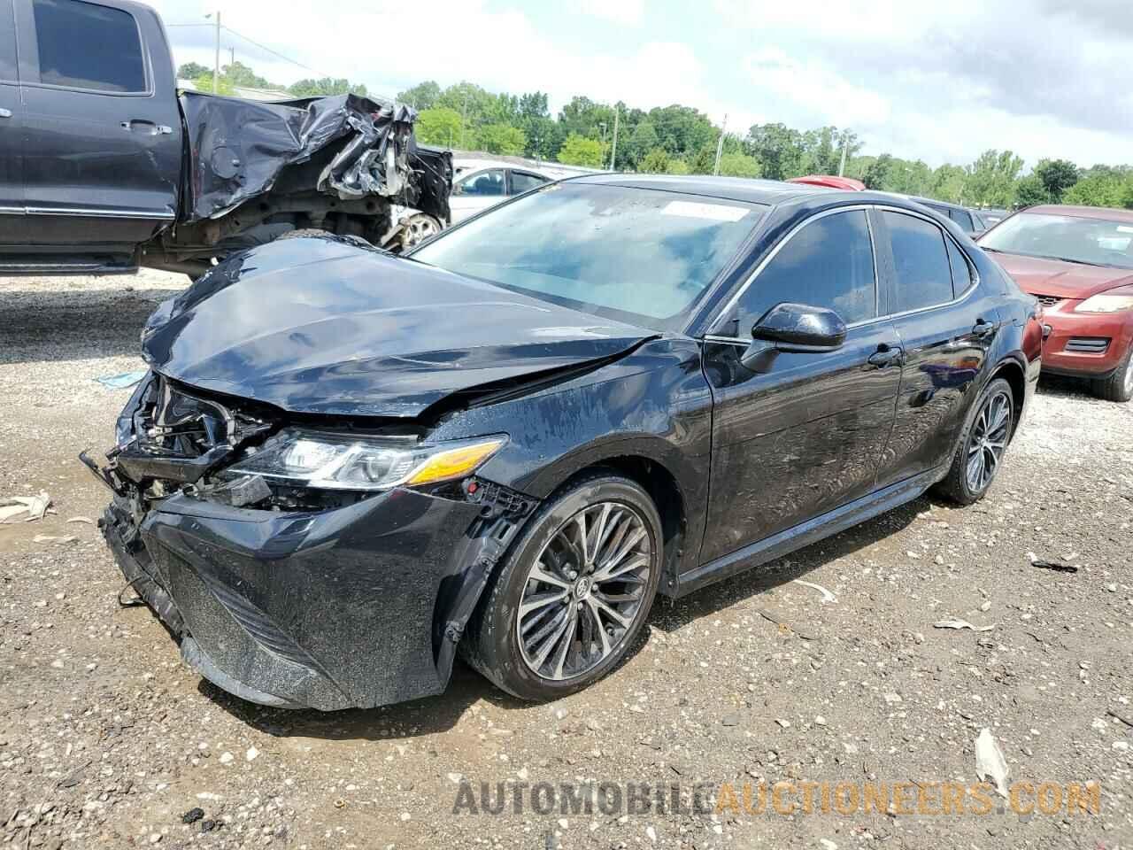 4T1B11HK2JU526329 TOYOTA CAMRY 2018