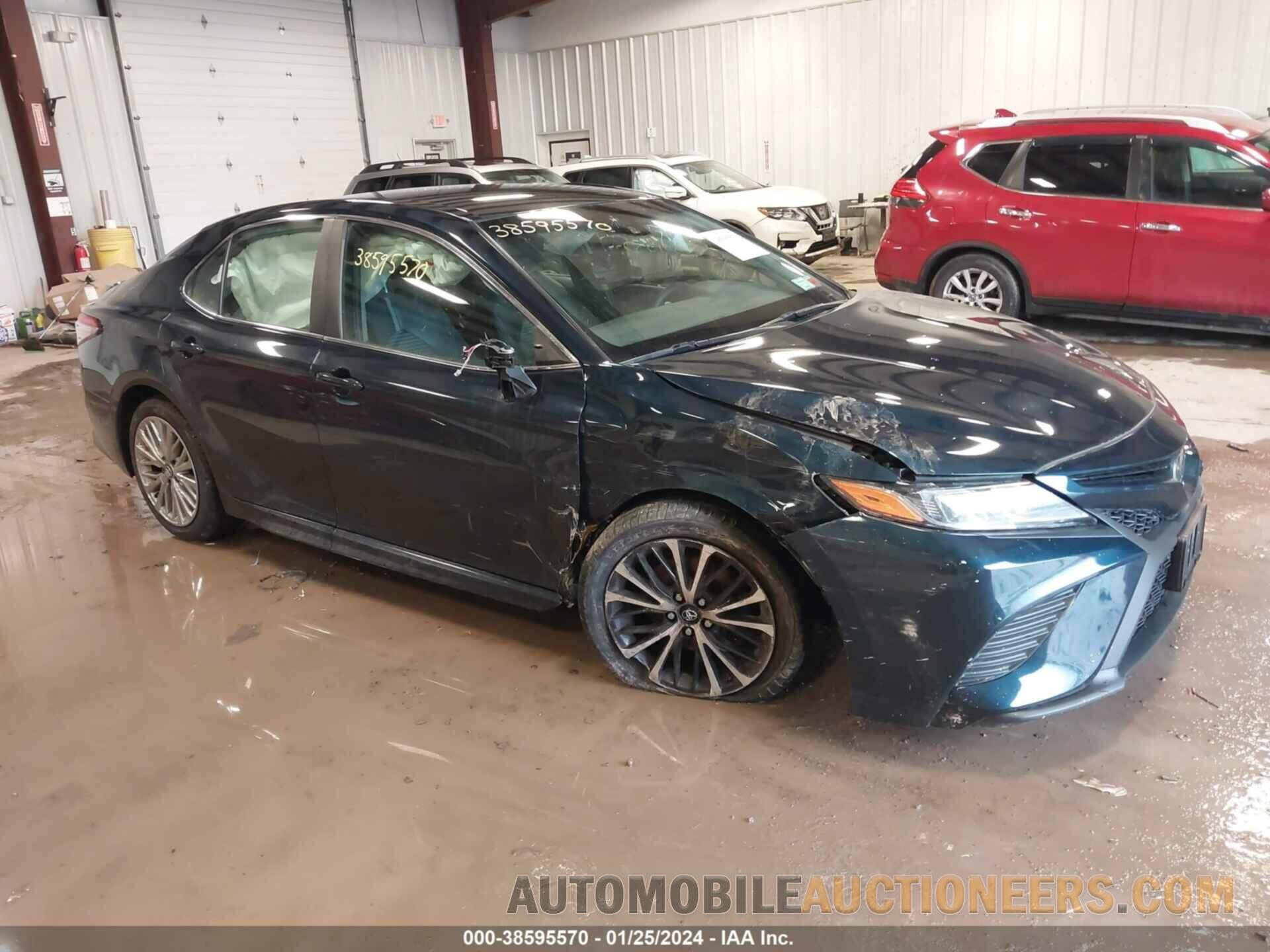 4T1B11HK2JU527660 TOYOTA CAMRY 2018