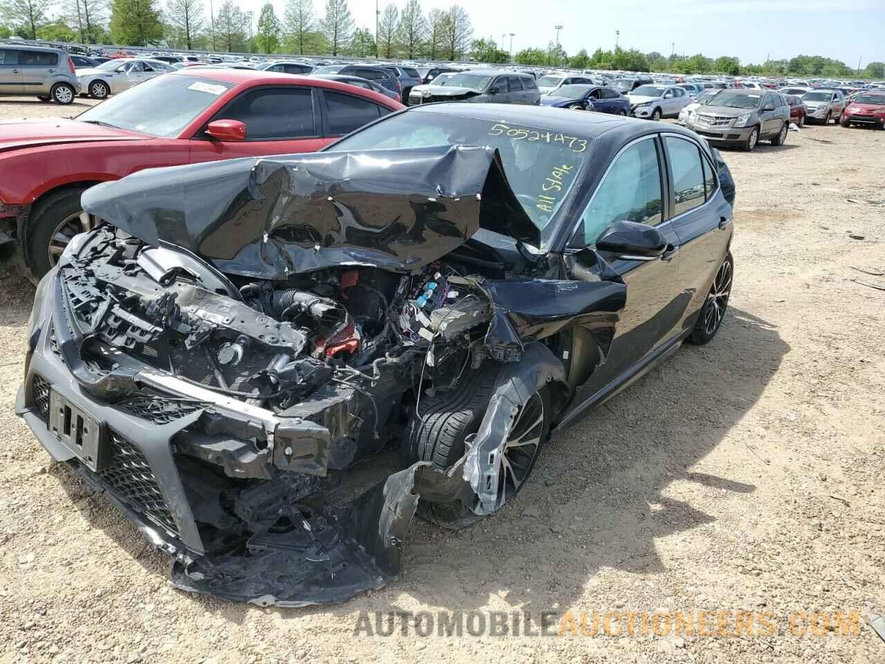 4T1B11HK2JU528212 TOYOTA CAMRY 2018