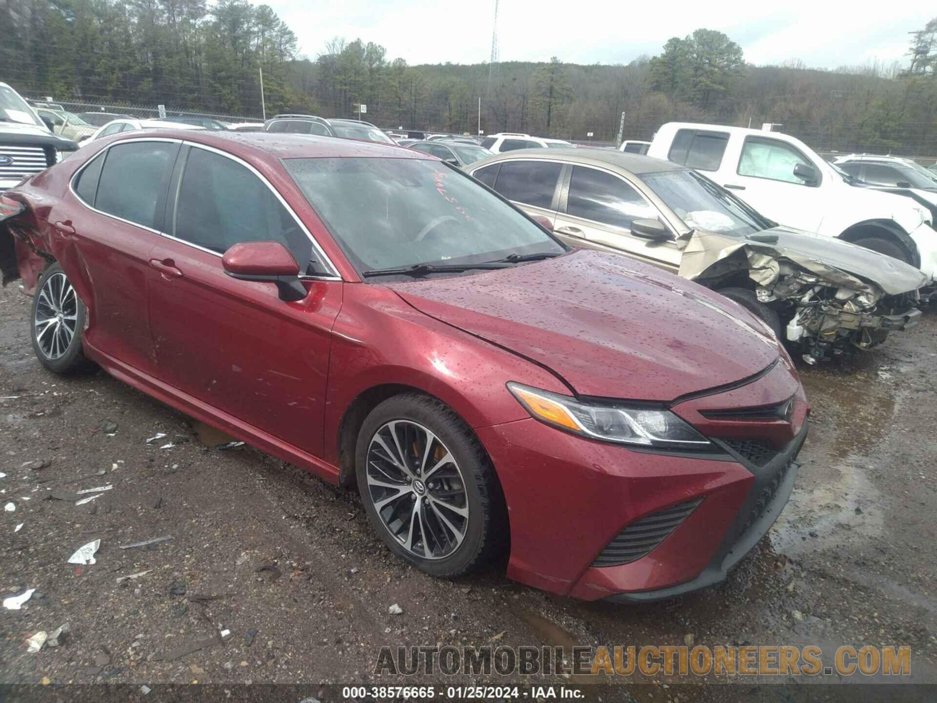 4T1B11HK2JU529182 TOYOTA CAMRY 2018