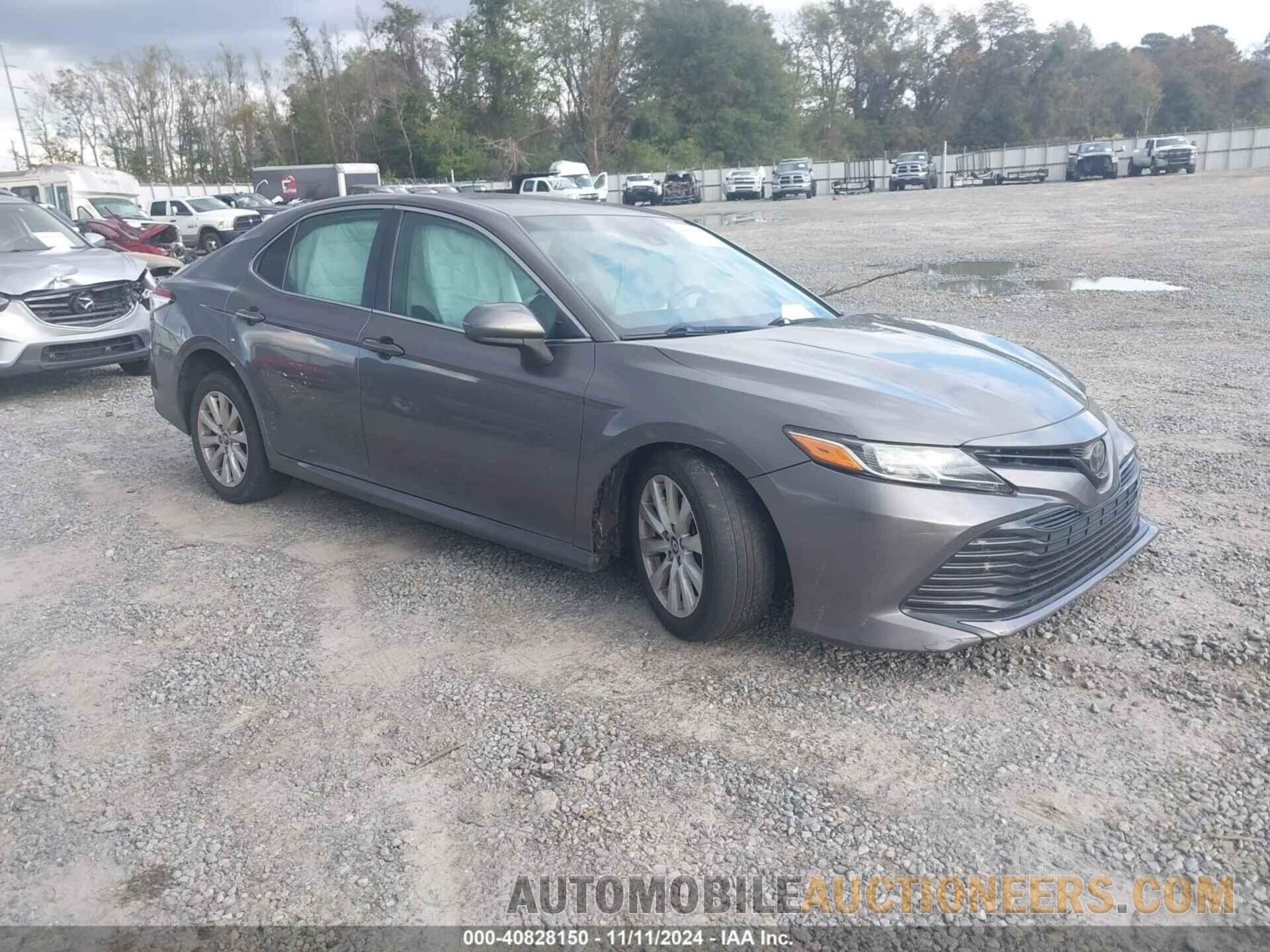 4T1B11HK2JU529683 TOYOTA CAMRY 2018