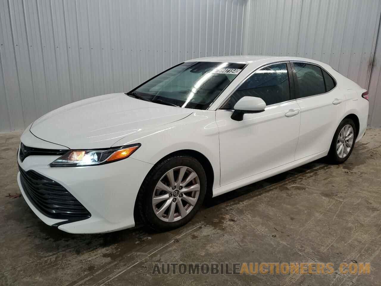 4T1B11HK2JU529716 TOYOTA CAMRY 2018