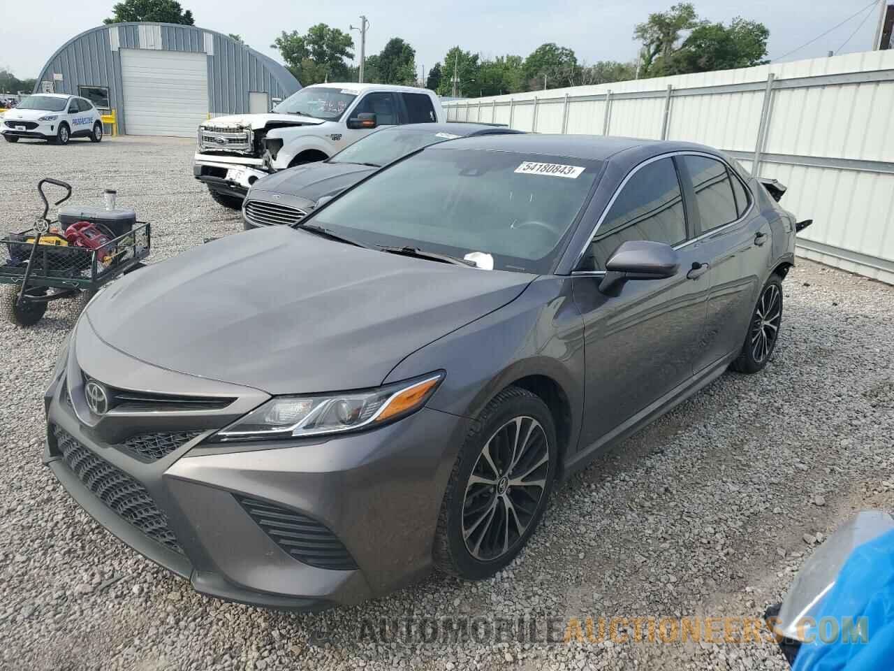 4T1B11HK2JU532776 TOYOTA CAMRY 2018