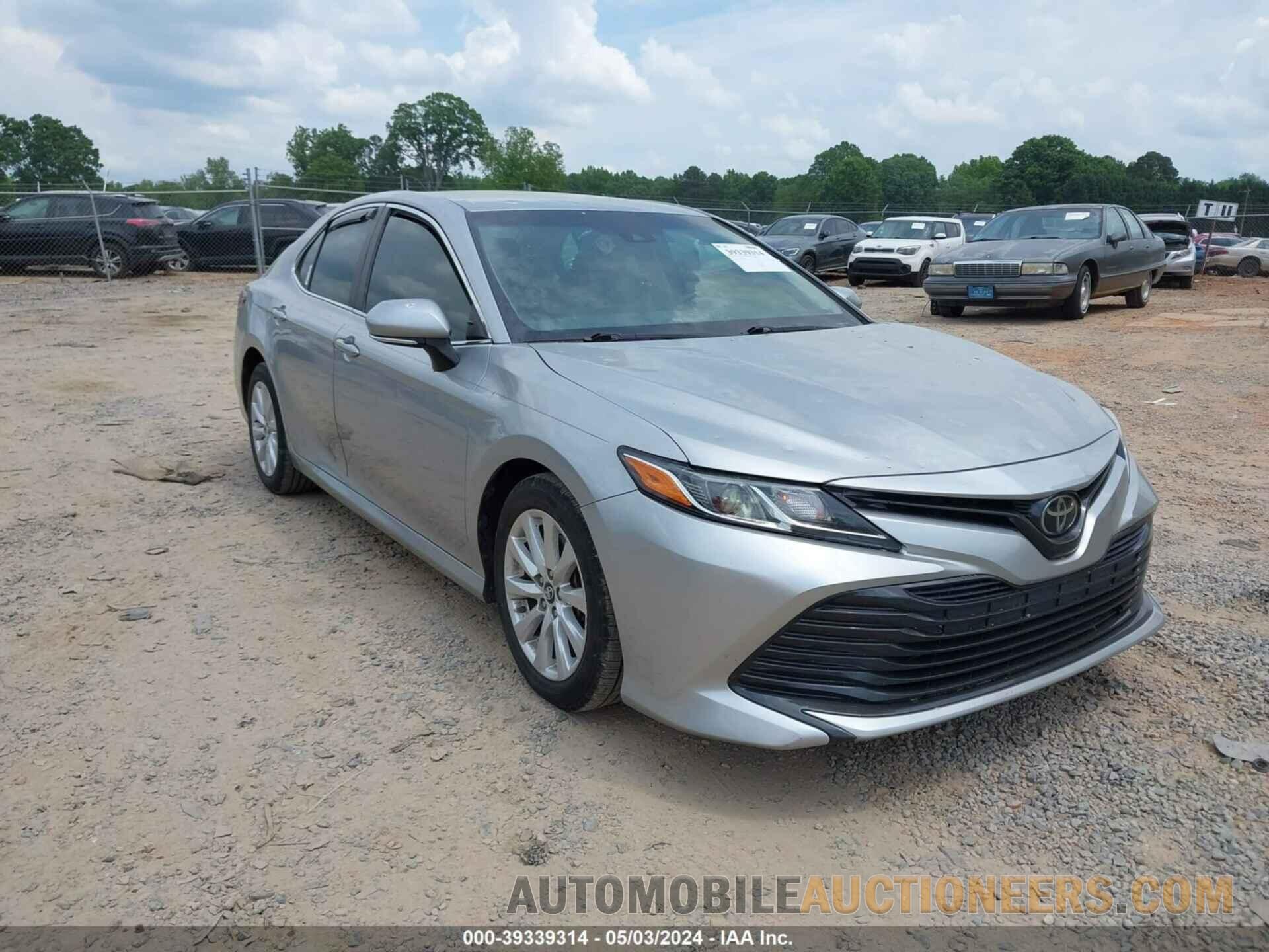 4T1B11HK2JU534124 TOYOTA CAMRY 2018