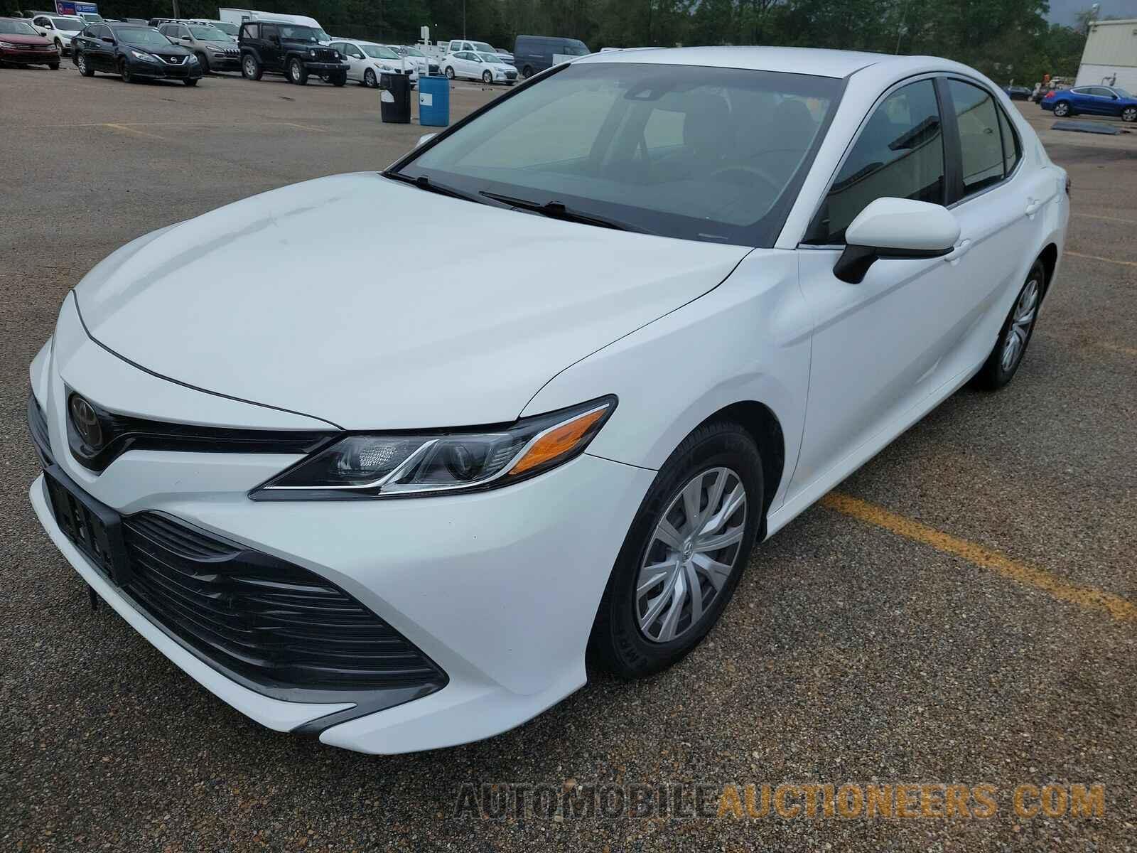 4T1B11HK2JU535922 Toyota Camry 2018