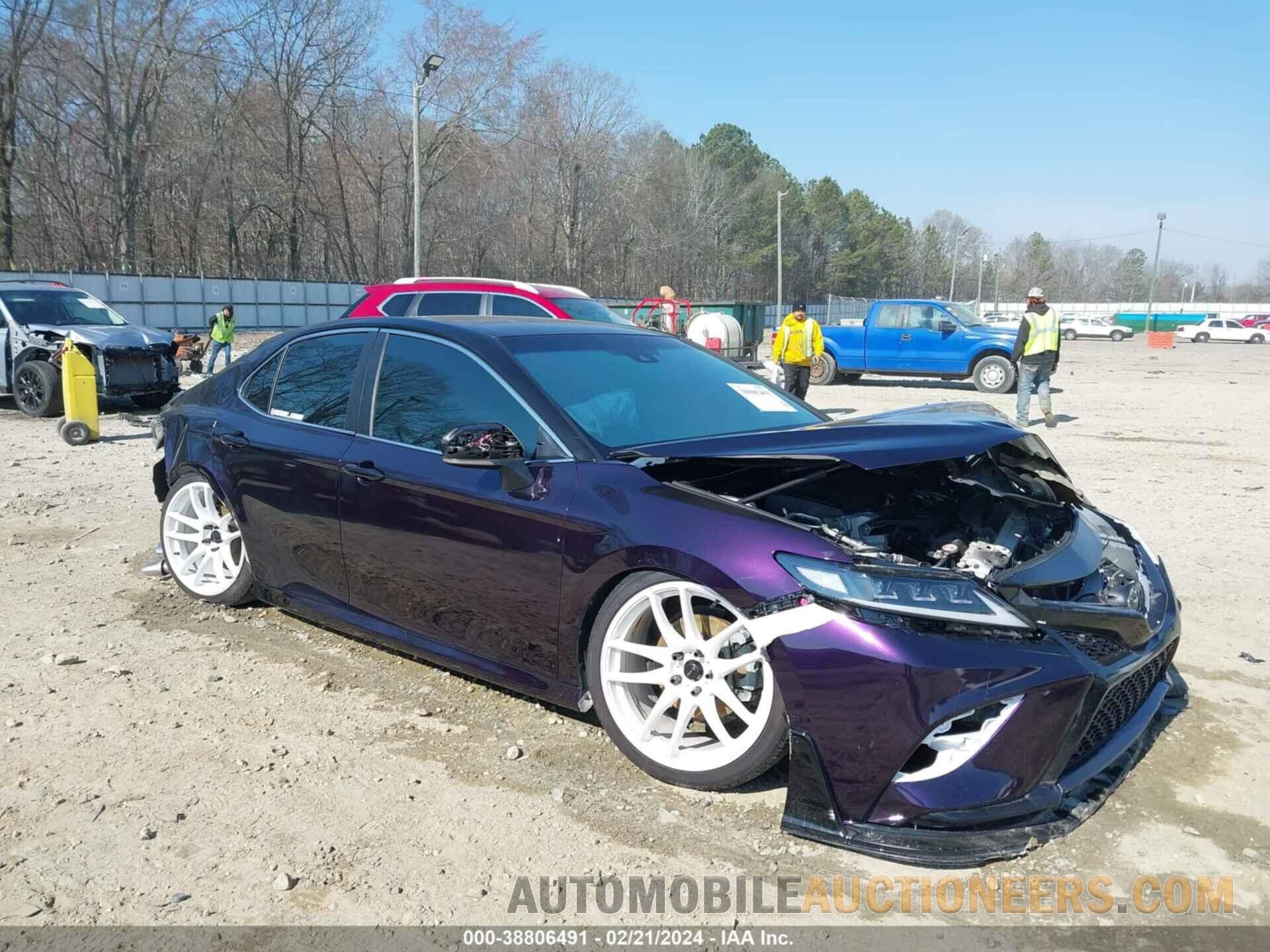 4T1B11HK2JU537850 TOYOTA CAMRY 2018