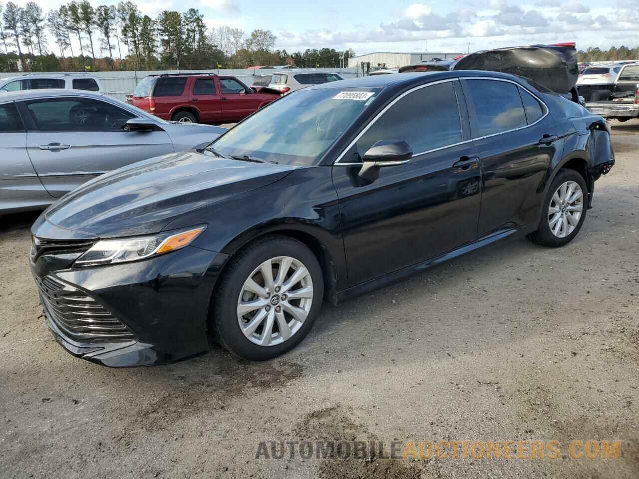 4T1B11HK2JU537900 TOYOTA CAMRY 2018