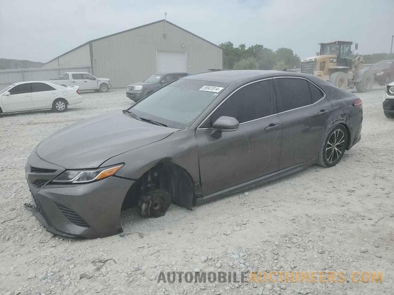 4T1B11HK2JU542286 TOYOTA CAMRY 2018