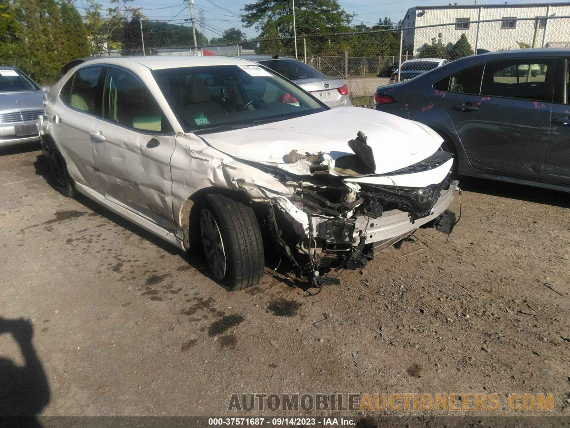 4T1B11HK2JU542921 TOYOTA CAMRY 2018