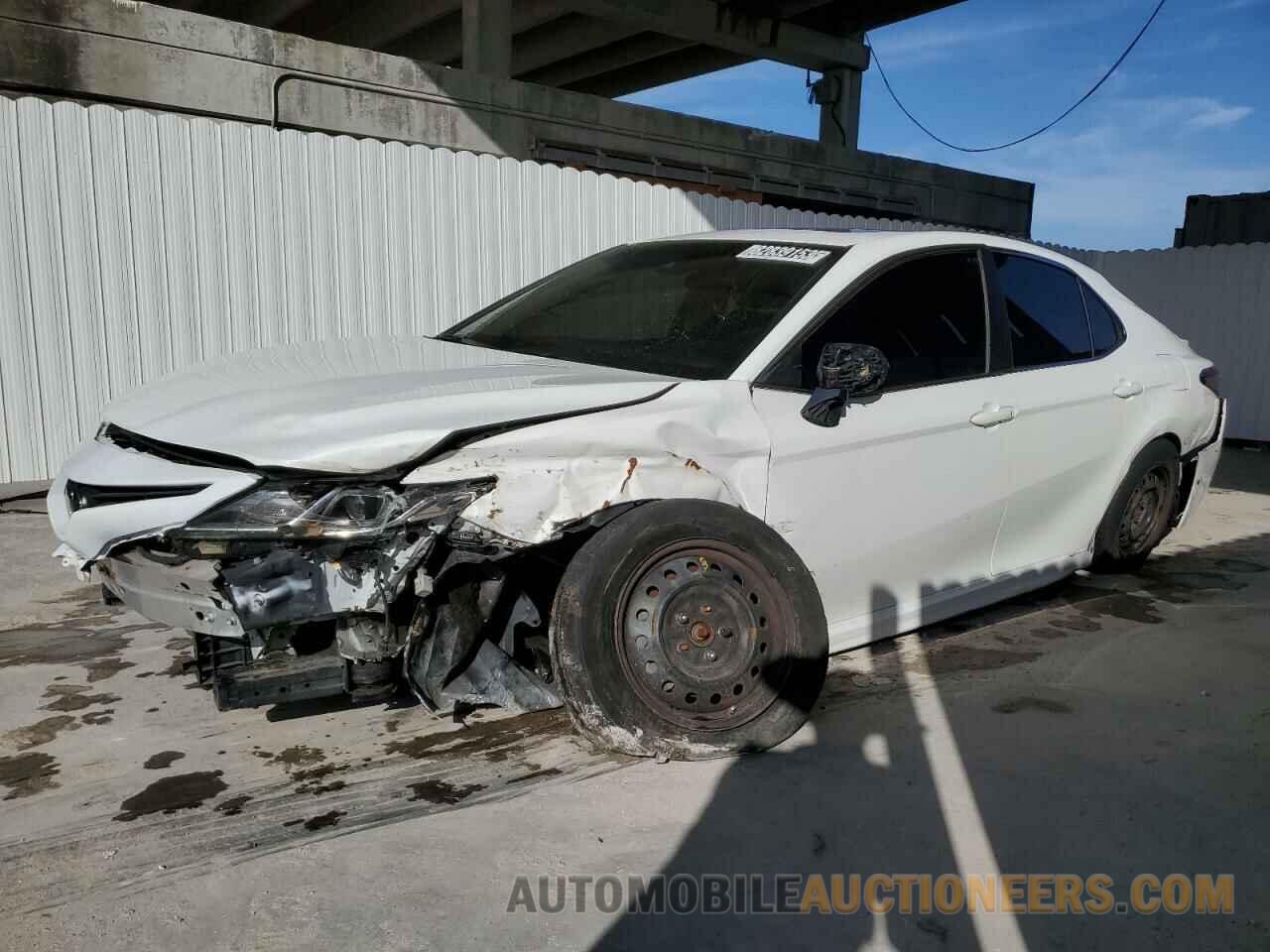 4T1B11HK2JU547228 TOYOTA CAMRY 2018