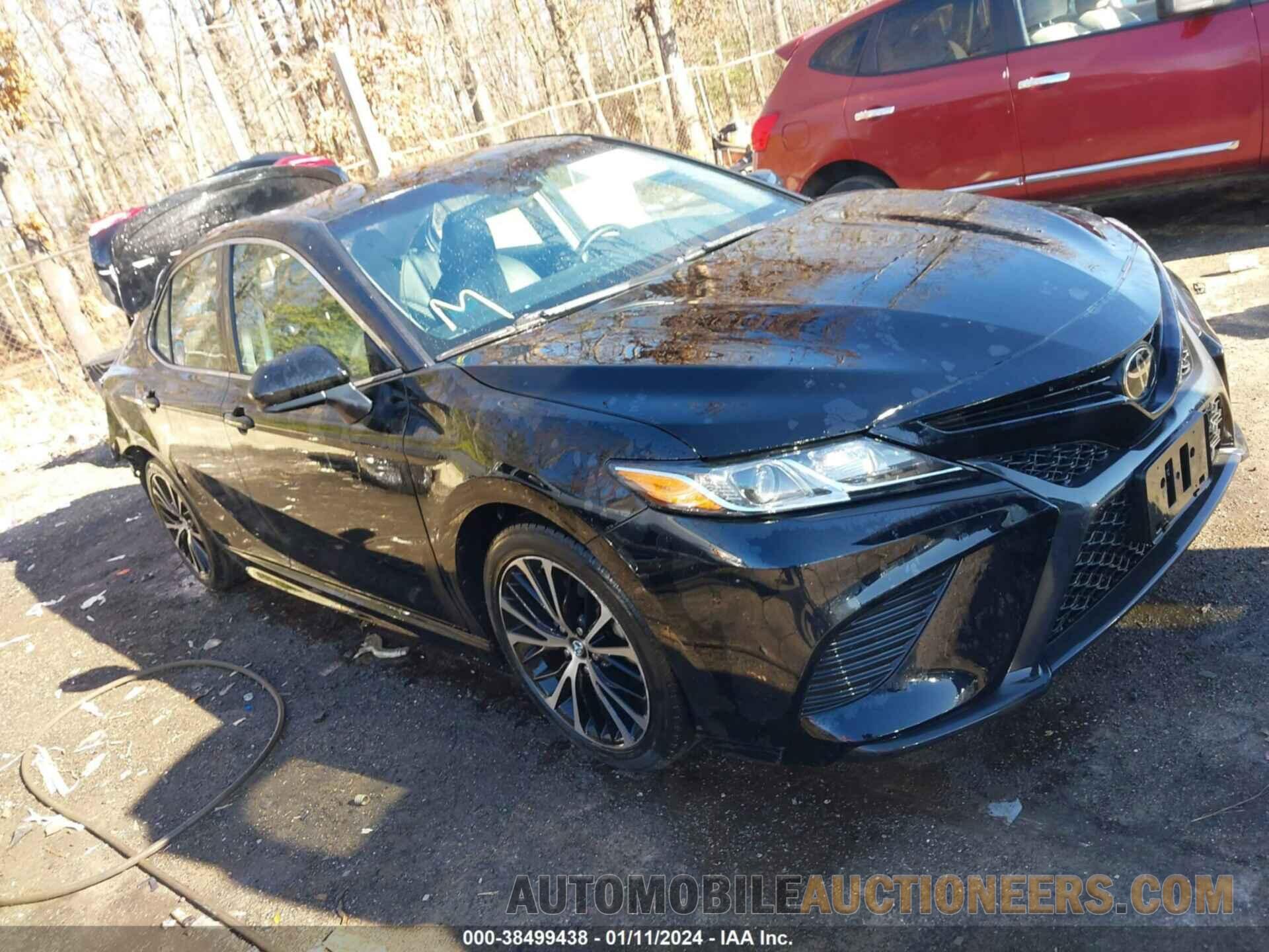 4T1B11HK2JU548511 TOYOTA CAMRY 2018