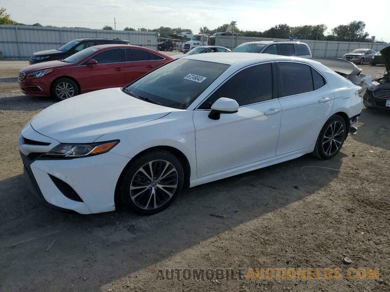 4T1B11HK2JU550792 TOYOTA CAMRY 2018