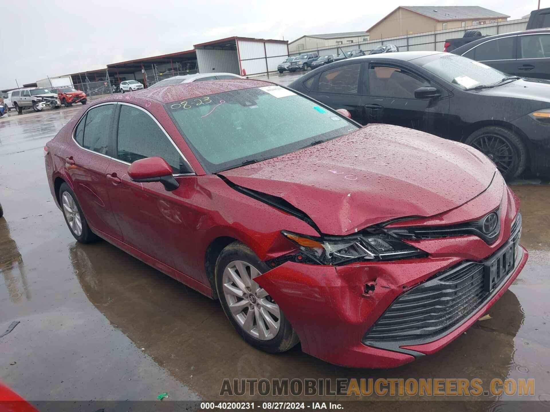 4T1B11HK2JU552073 TOYOTA CAMRY 2018