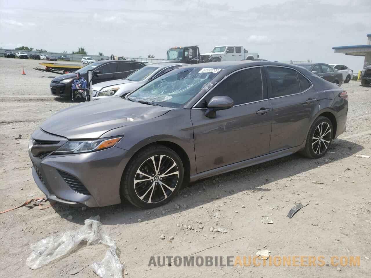 4T1B11HK2JU552512 TOYOTA CAMRY 2018