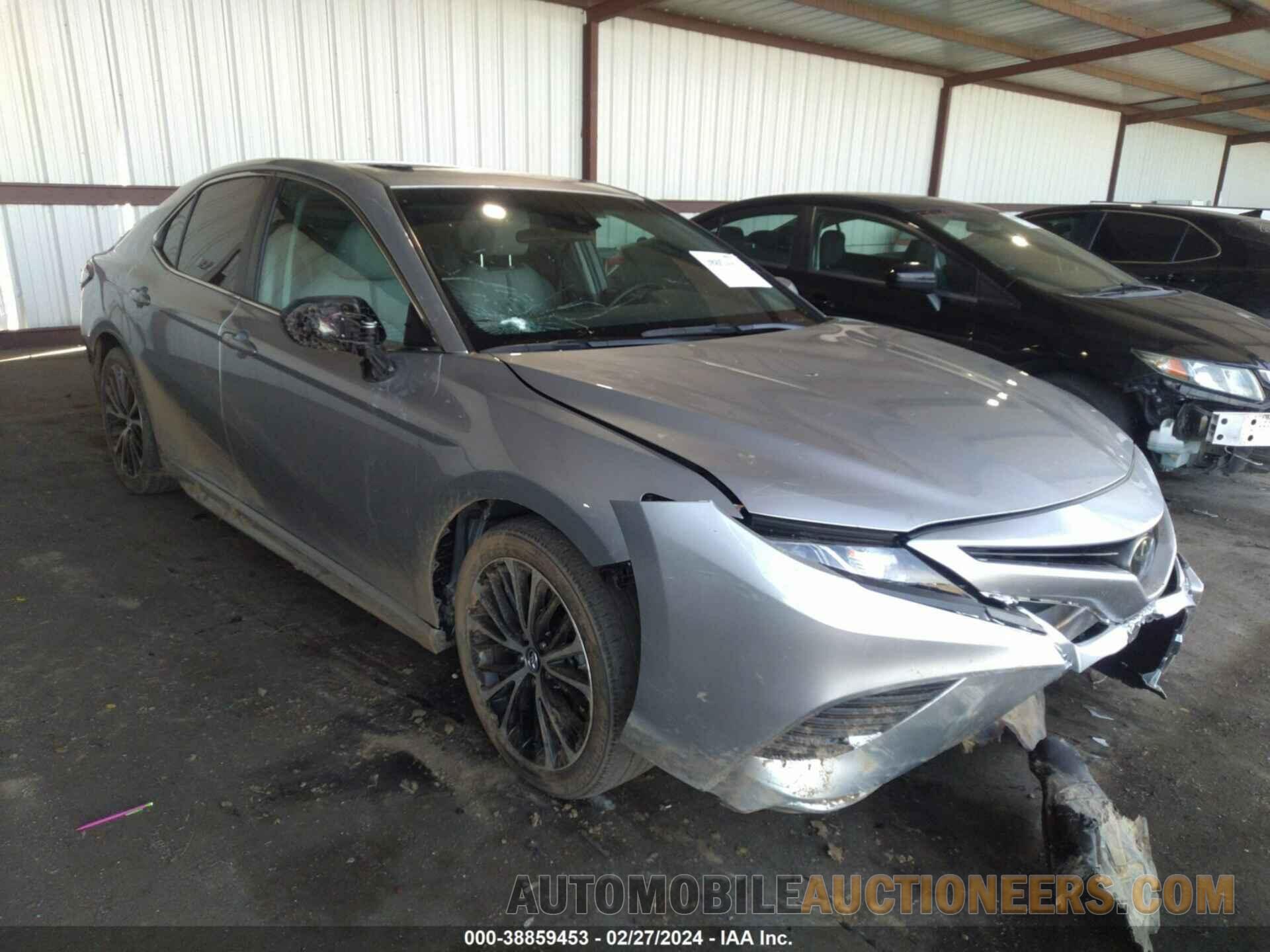 4T1B11HK2JU553725 TOYOTA CAMRY 2018