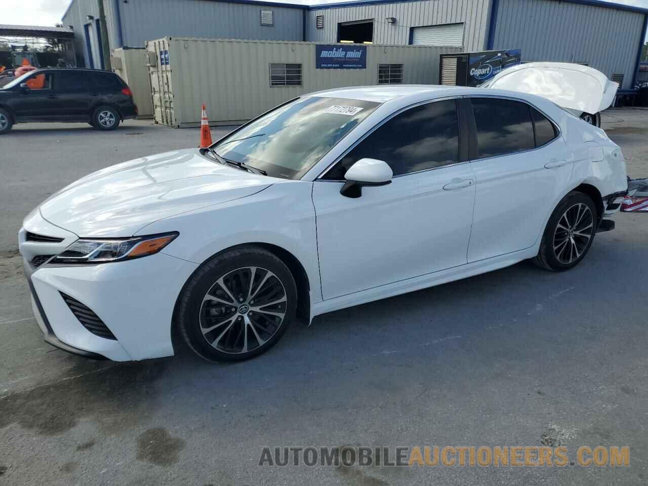 4T1B11HK2JU556009 TOYOTA CAMRY 2018