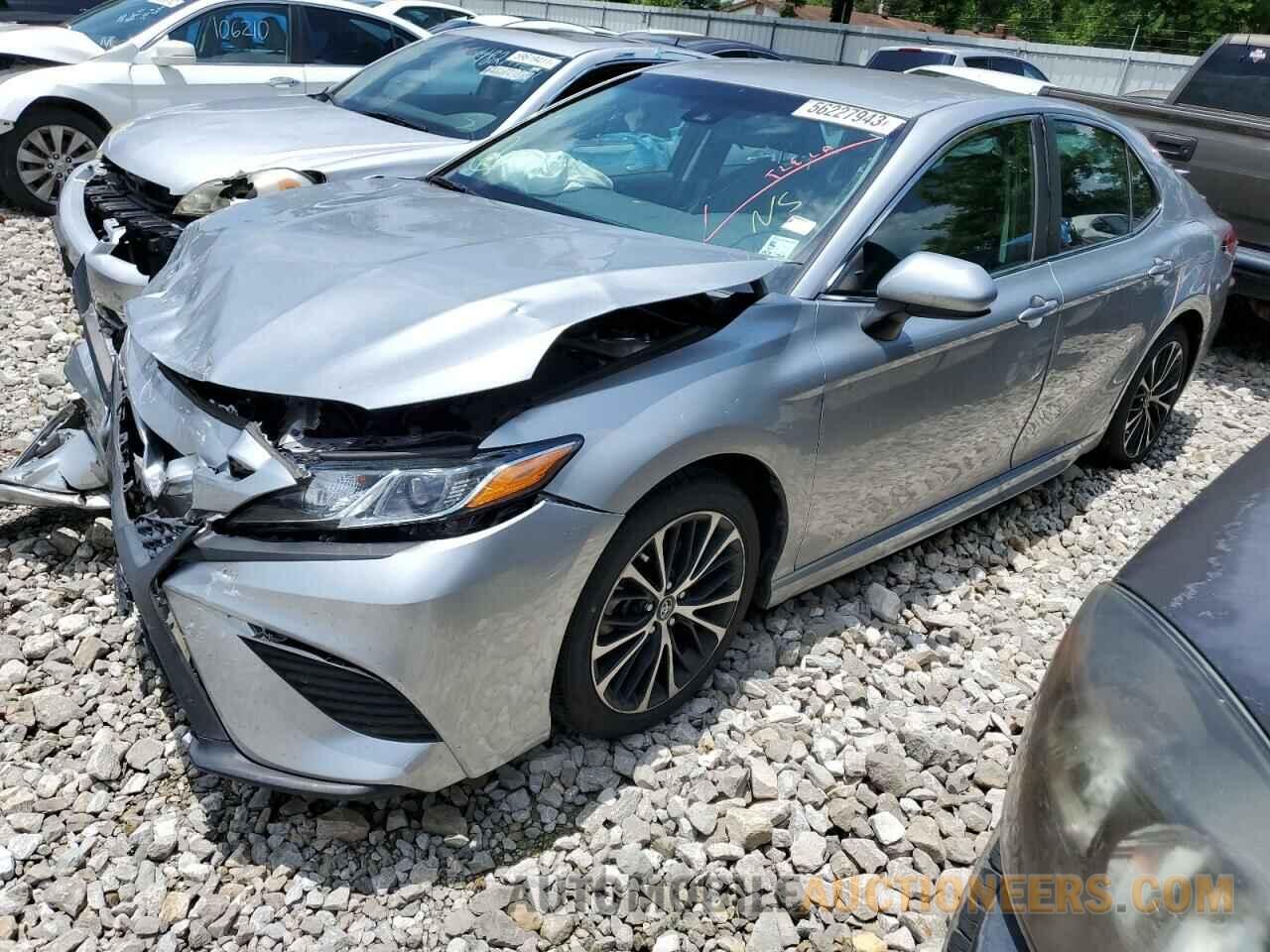 4T1B11HK2JU556124 TOYOTA CAMRY 2018