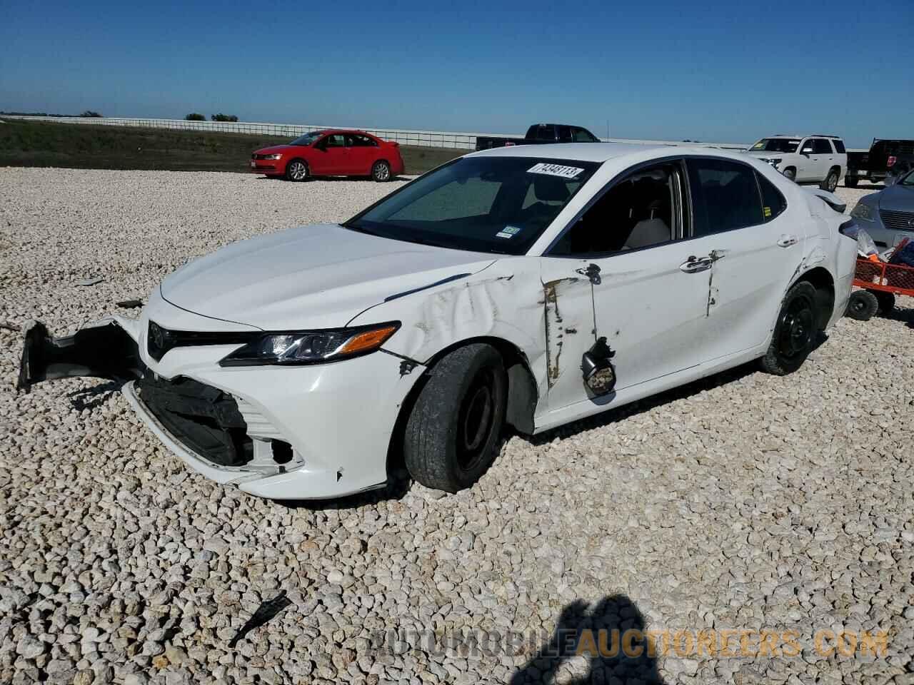 4T1B11HK2JU556141 TOYOTA CAMRY 2018