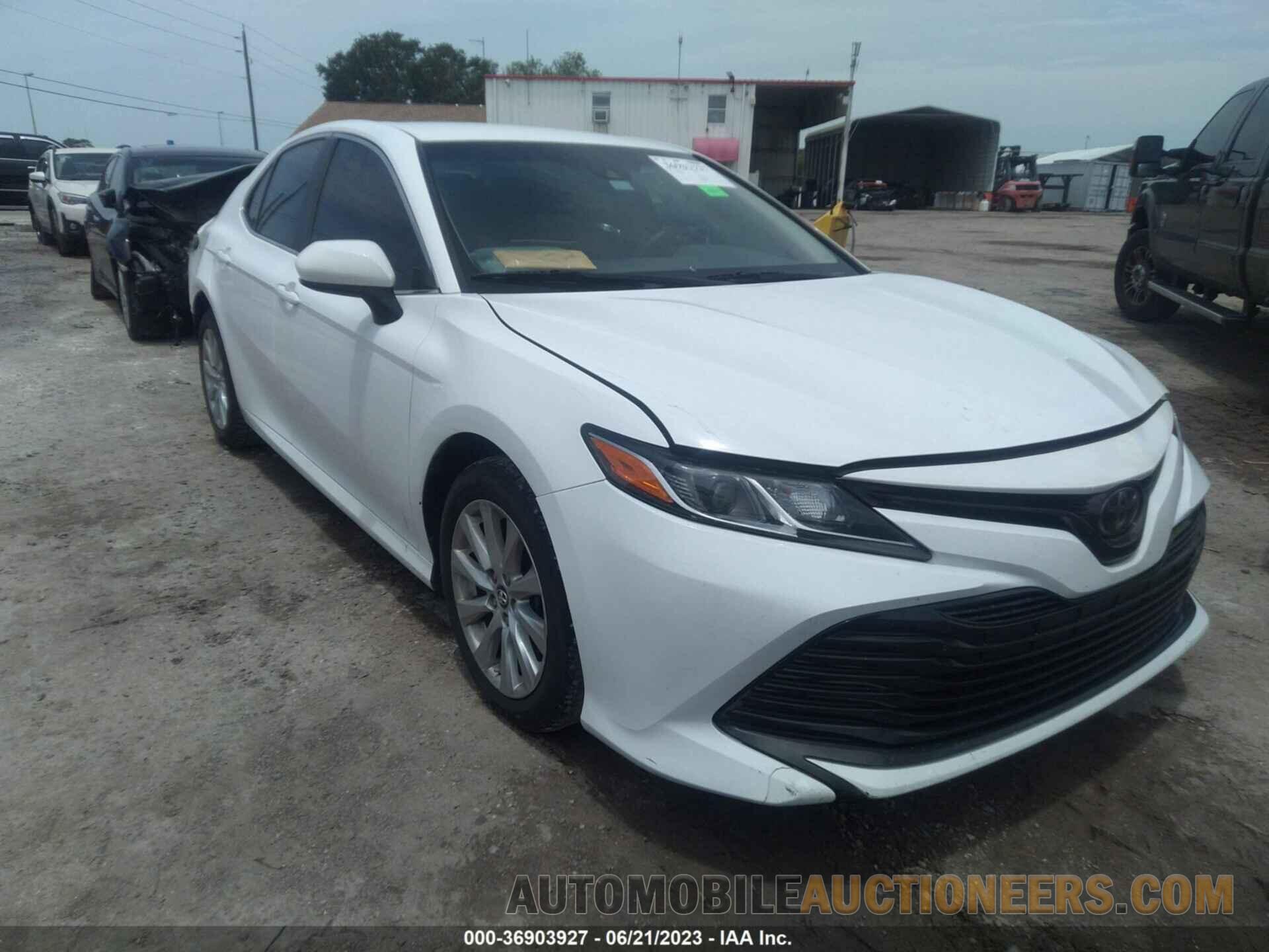 4T1B11HK2JU556818 TOYOTA CAMRY 2018