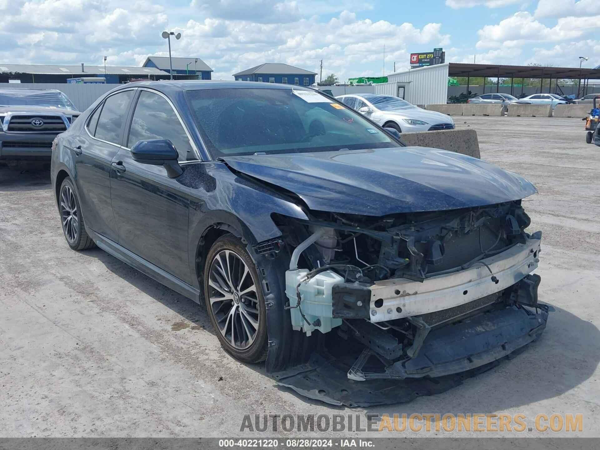 4T1B11HK2JU558245 TOYOTA CAMRY 2018