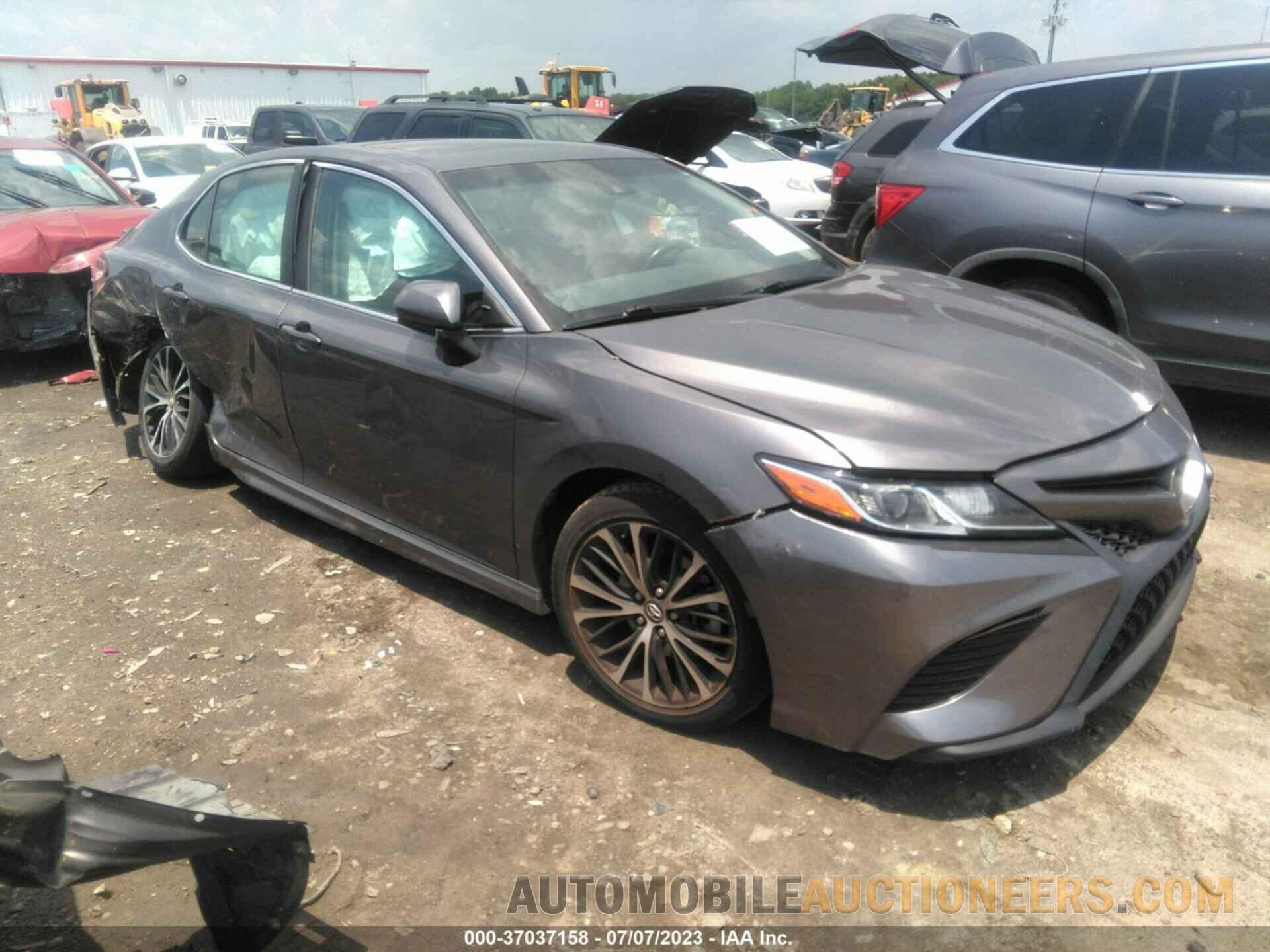 4T1B11HK2JU560058 TOYOTA CAMRY 2018