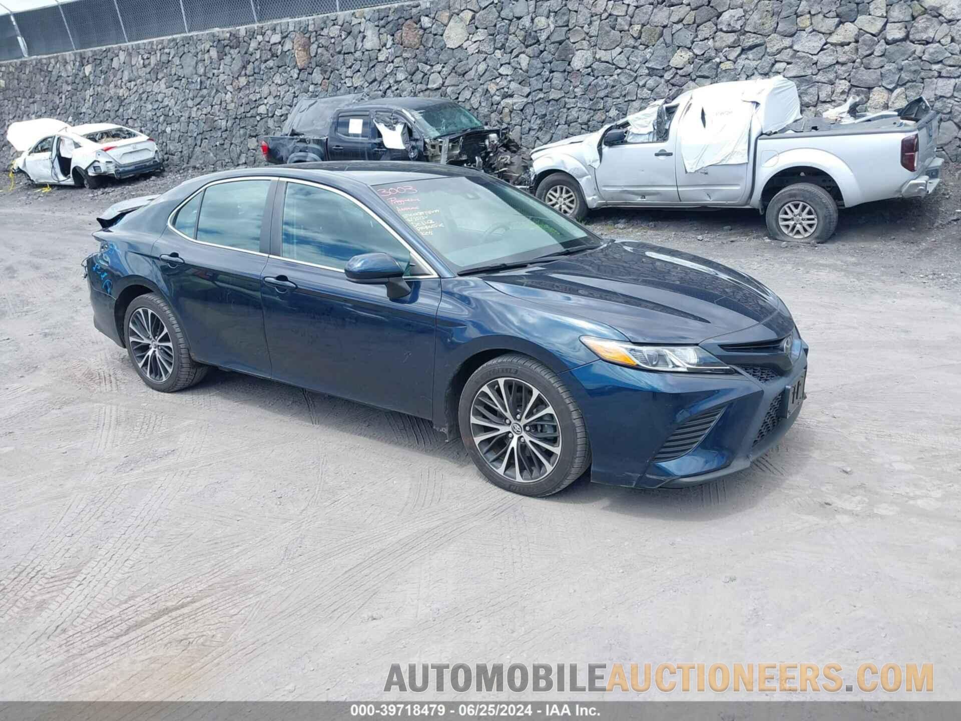 4T1B11HK2JU560464 TOYOTA CAMRY 2018