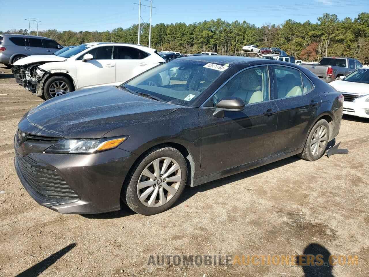 4T1B11HK2JU560545 TOYOTA CAMRY 2018