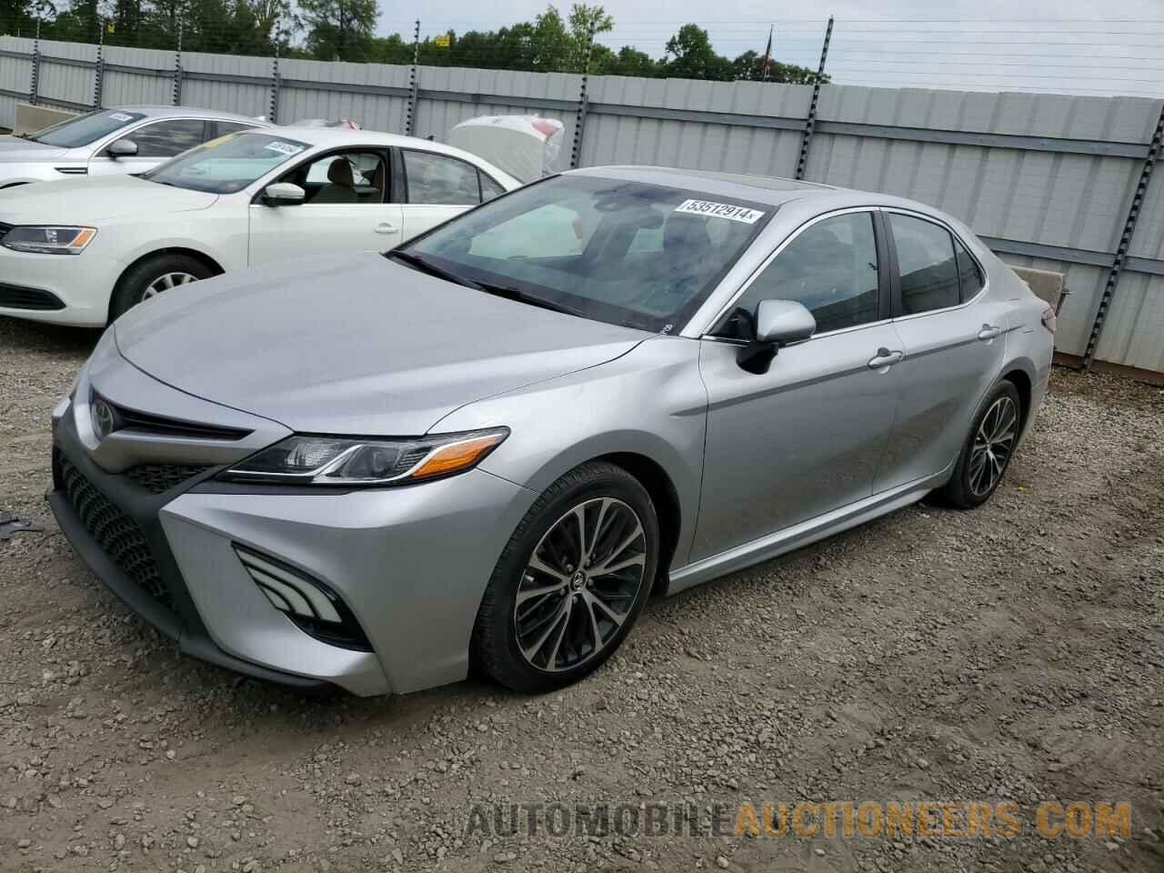 4T1B11HK2JU561338 TOYOTA CAMRY 2018