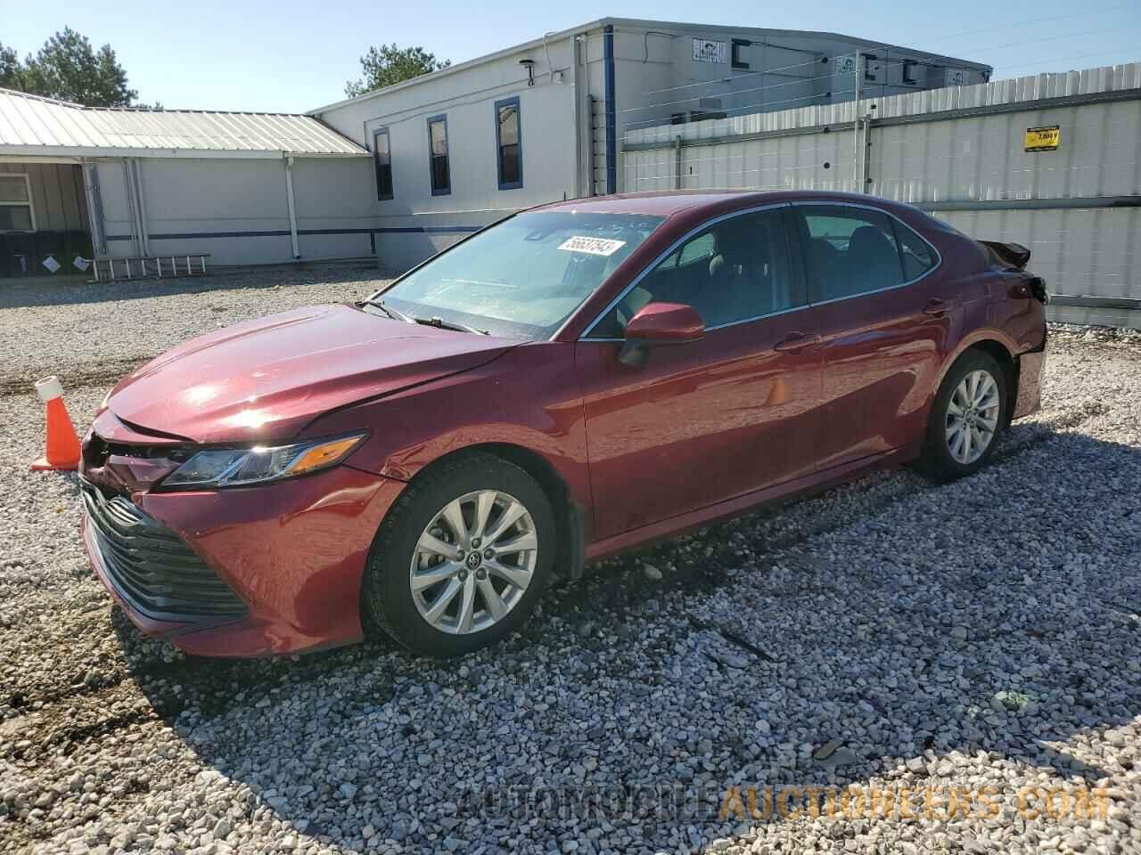 4T1B11HK2JU563736 TOYOTA CAMRY 2018