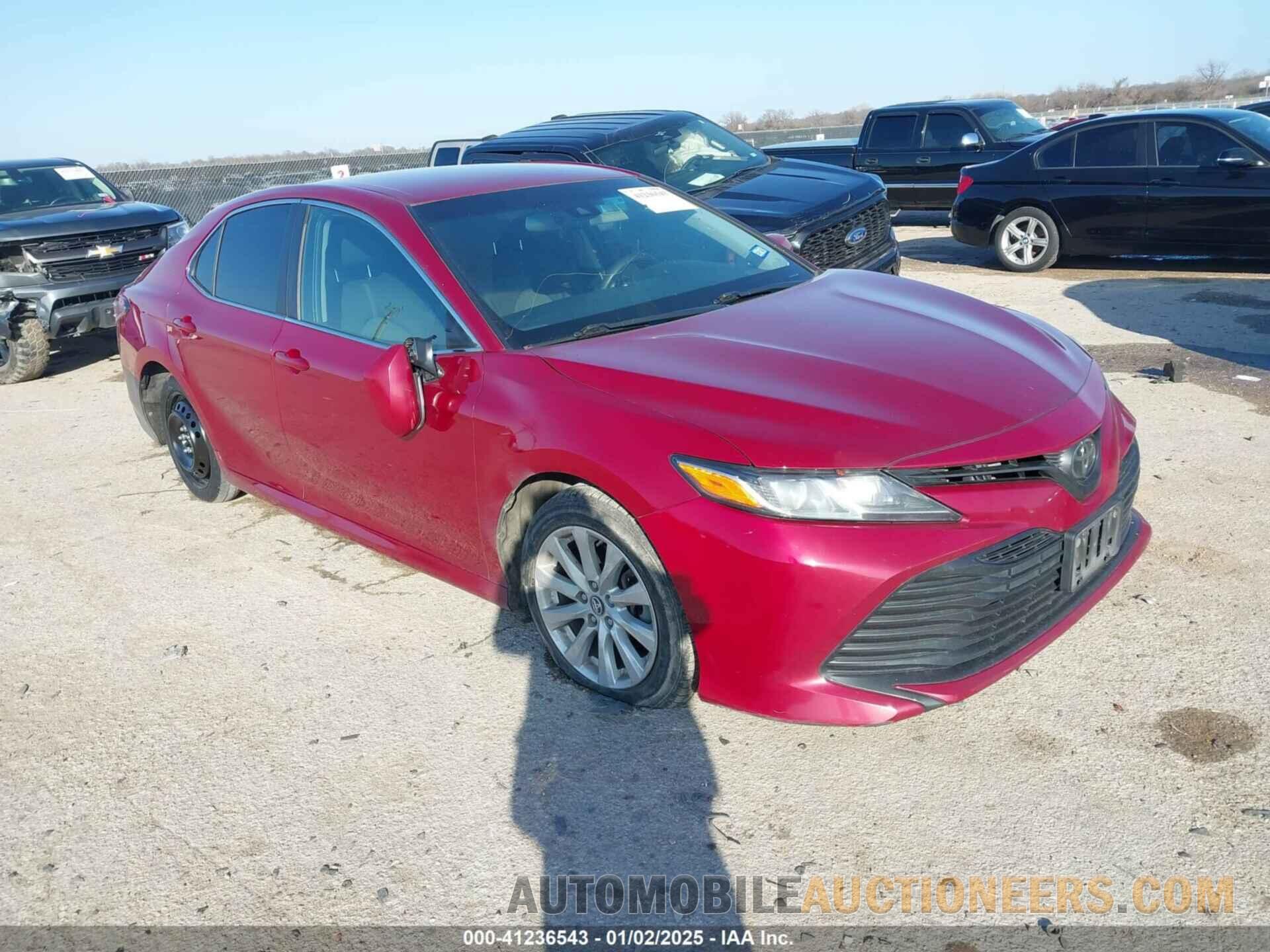 4T1B11HK2JU564241 TOYOTA CAMRY 2018