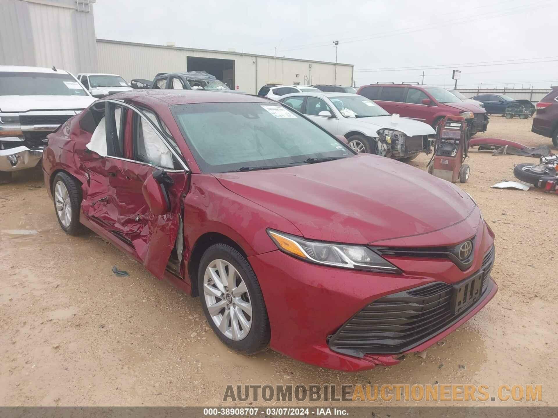 4T1B11HK2JU566720 TOYOTA CAMRY 2018