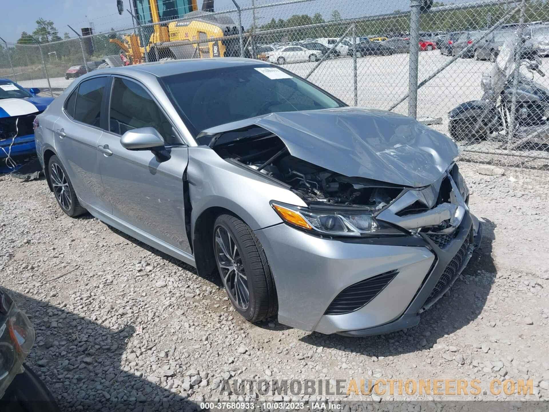 4T1B11HK2JU567270 TOYOTA CAMRY 2018