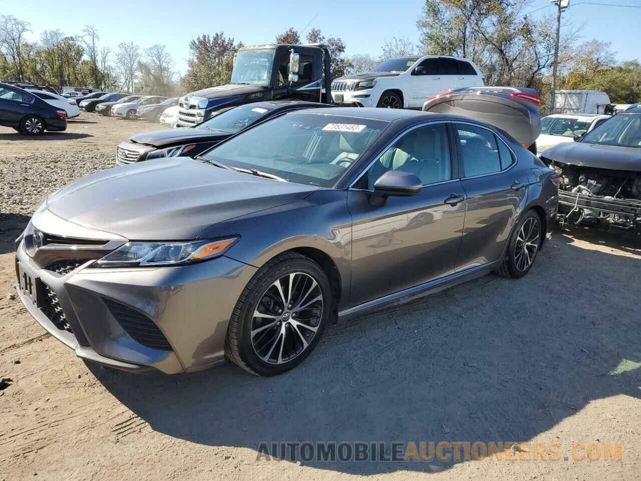 4T1B11HK2JU569701 TOYOTA CAMRY 2018