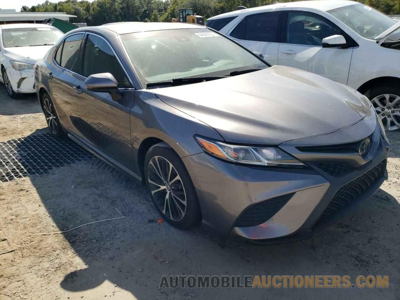 4T1B11HK2JU569715 TOYOTA CAMRY 2018