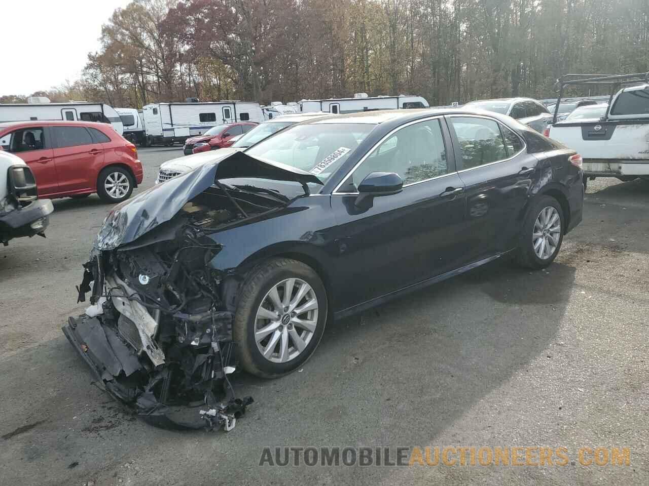 4T1B11HK2JU569911 TOYOTA CAMRY 2018