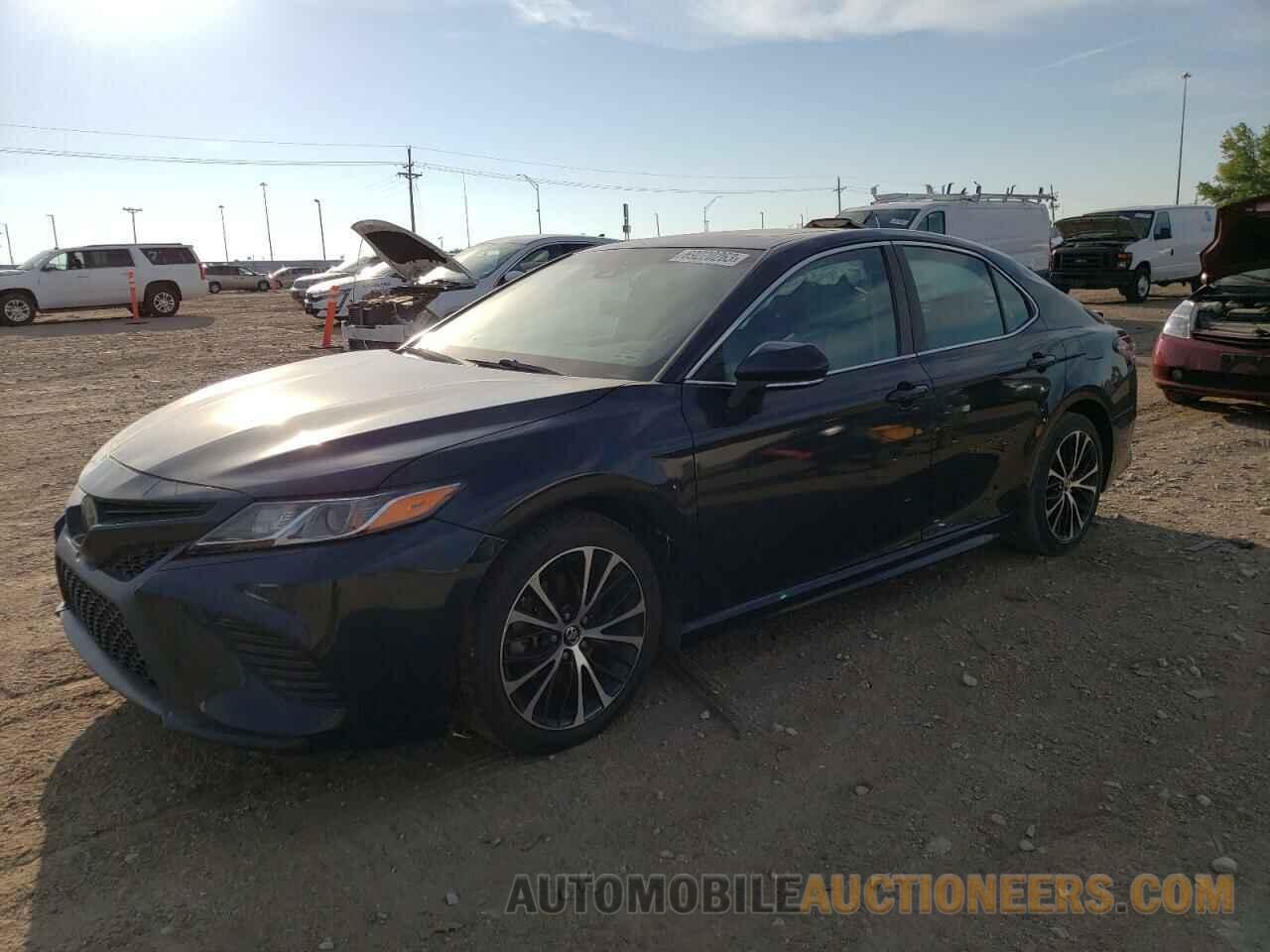 4T1B11HK2JU570783 TOYOTA CAMRY 2018