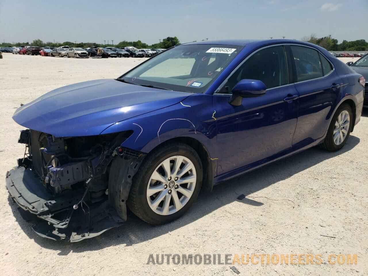 4T1B11HK2JU573649 TOYOTA CAMRY 2018