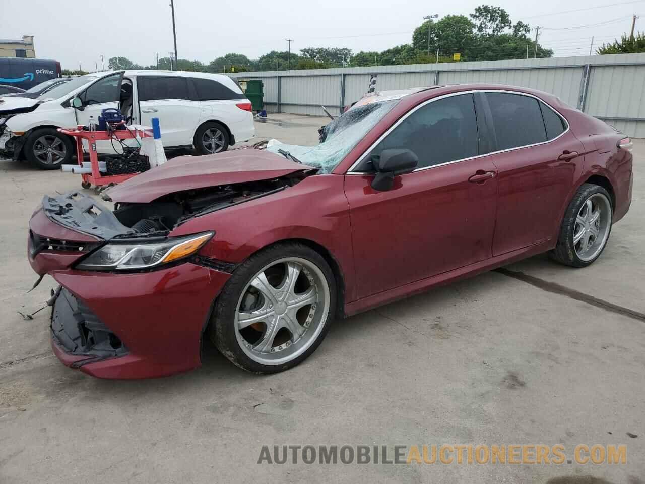 4T1B11HK2JU574977 TOYOTA CAMRY 2018