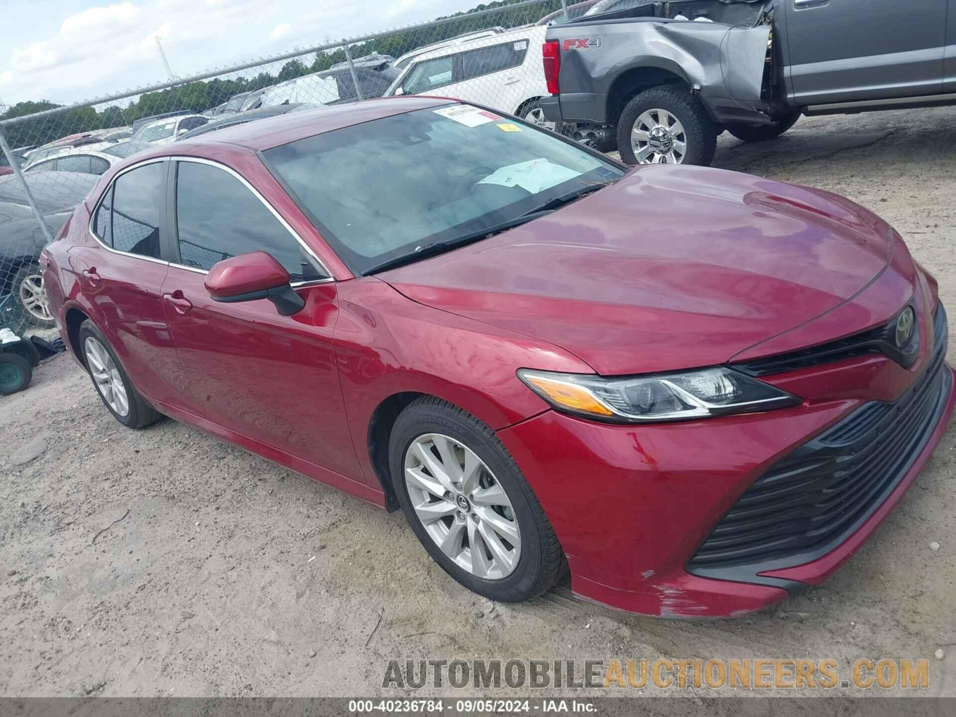 4T1B11HK2JU575854 TOYOTA CAMRY 2018