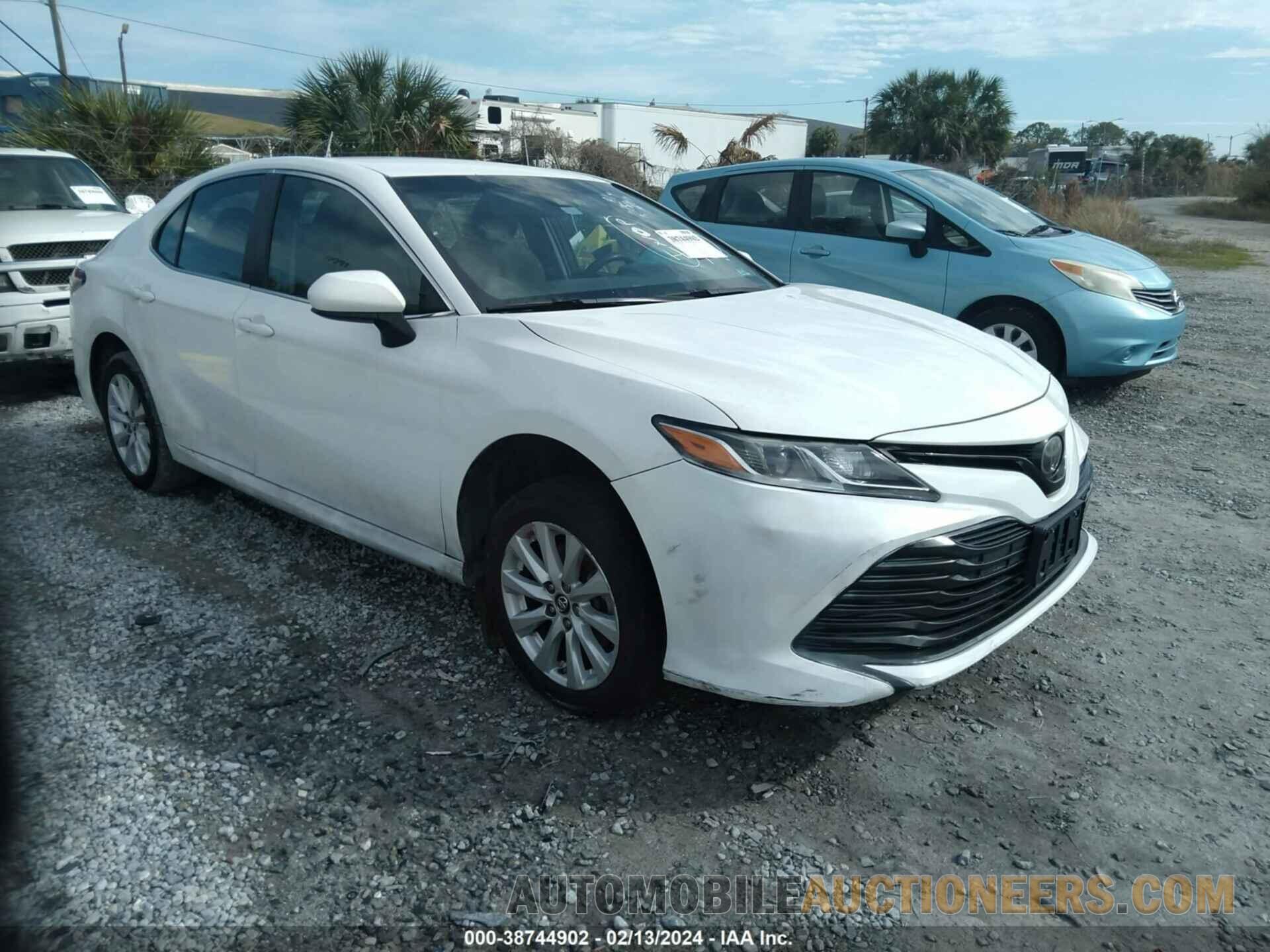 4T1B11HK2JU575904 TOYOTA CAMRY 2018