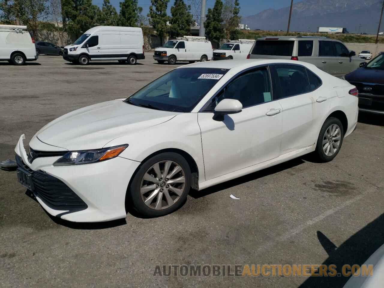 4T1B11HK2JU578740 TOYOTA CAMRY 2018