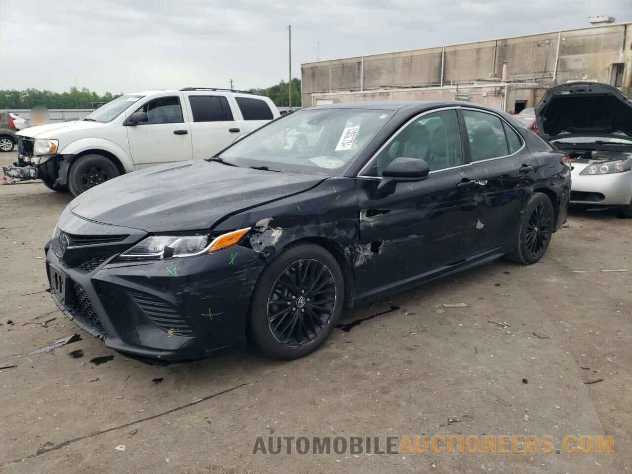 4T1B11HK2JU579127 TOYOTA CAMRY 2018