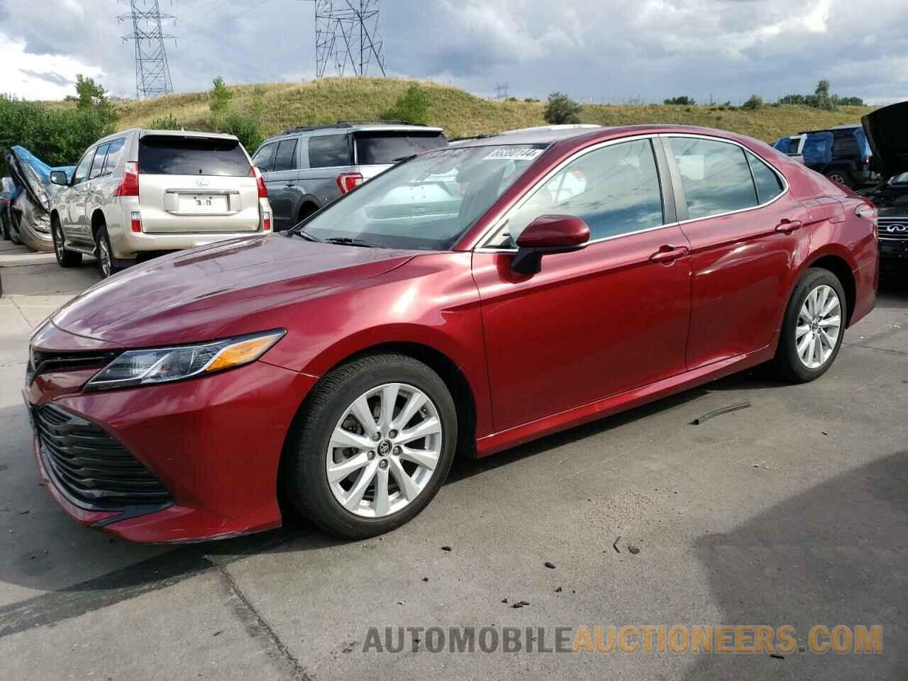 4T1B11HK2JU579712 TOYOTA CAMRY 2018